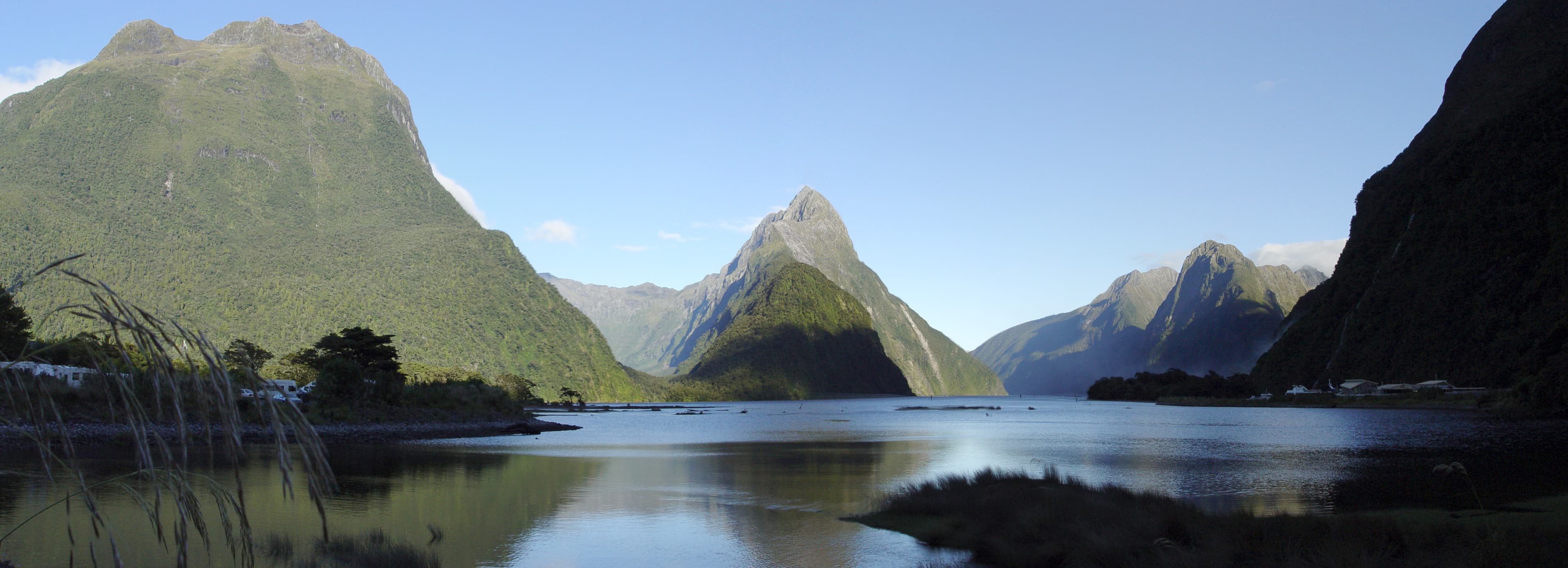 Milford Sound (Piopiotahi) — cliff in Fiordland, southland, New Zealand