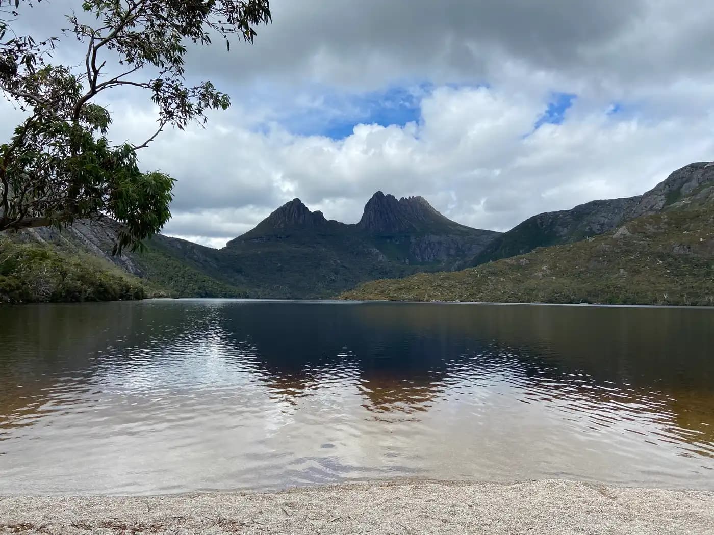 Dove Lake shore with Cradle Mountain dolerite peaks