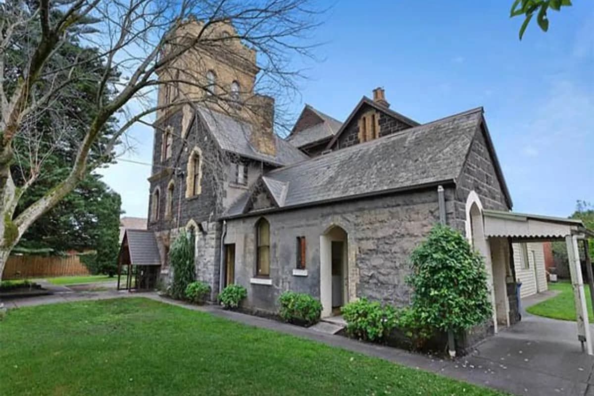 Ivy Grange guest house backpacker hostel in Fairfield, VIC