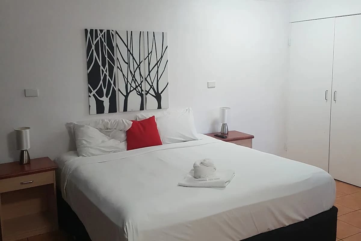 Base — party hostel backpacker hostel in Airlie Beach, QLD (photo 2 of 3)