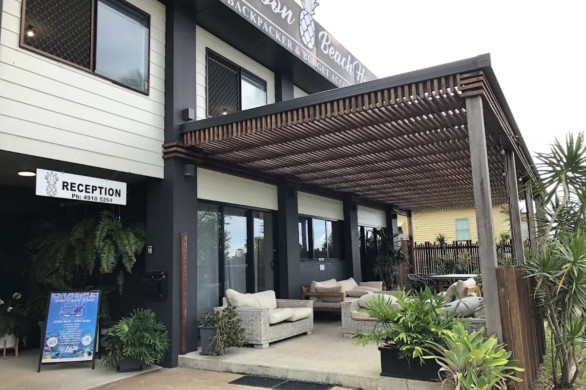 Yeppoon Beach House backpacker hostel in Meikleville Hill, QLD
