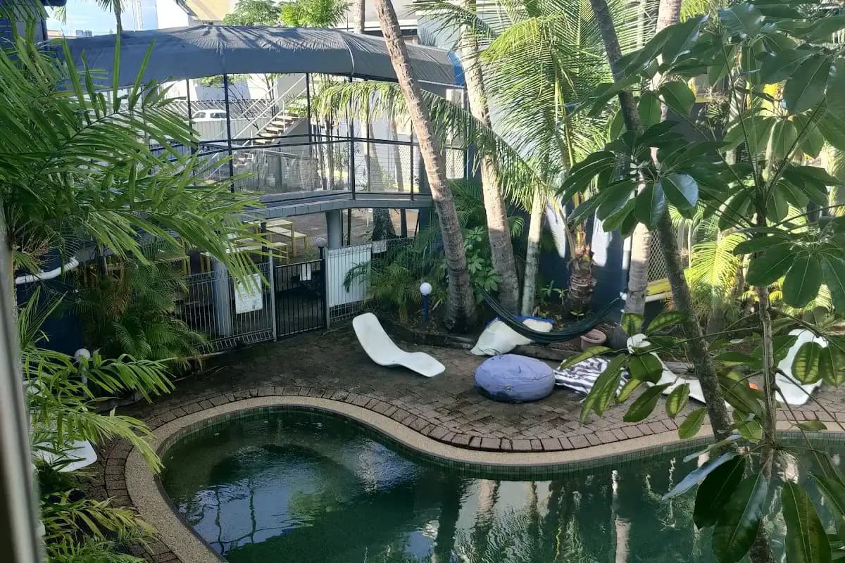 Mad Monkey Village — party hostel backpacker hostel in Parramatta Park, QLD