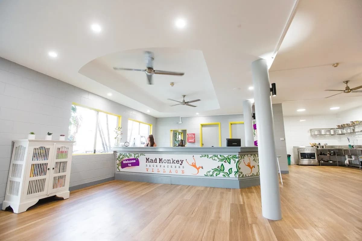 Mad Monkey Village — party hostel backpacker hostel in Parramatta Park, QLD (photo 3 of 3)