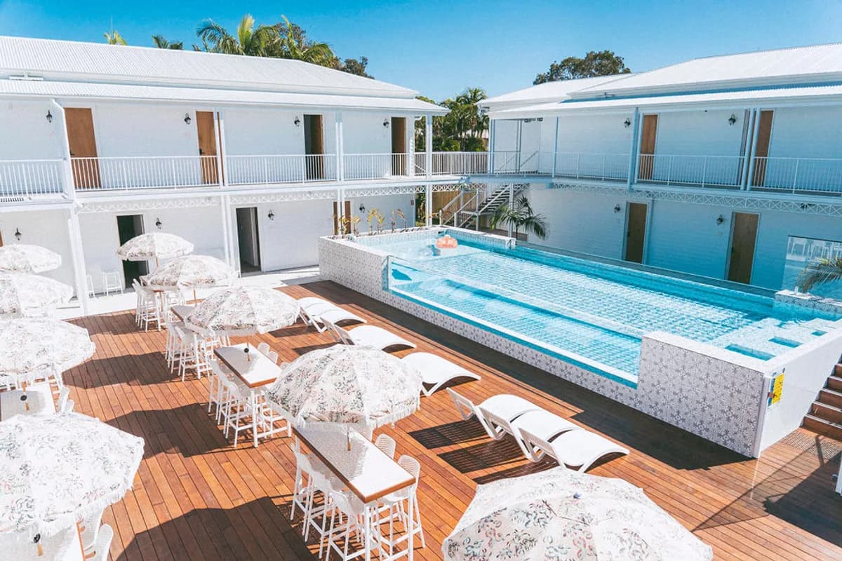 Bounce backpacker hostel in Horseshoe Bay, QLD