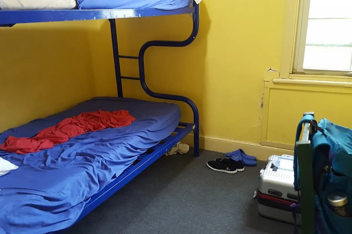 Yellow Submarine backpacker hostel in Milton, QLD (photo 2 of 3)