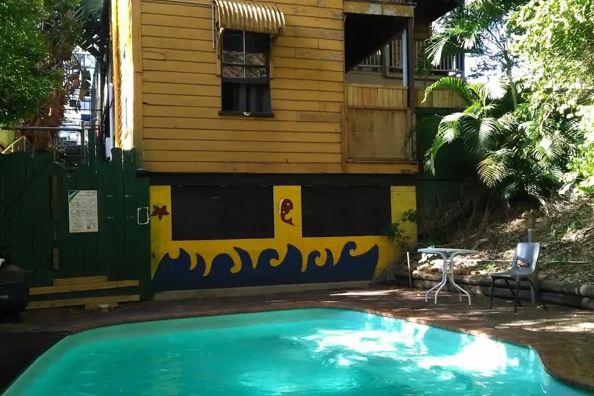 Yellow Submarine backpacker hostel in Milton, QLD (photo 3 of 3)