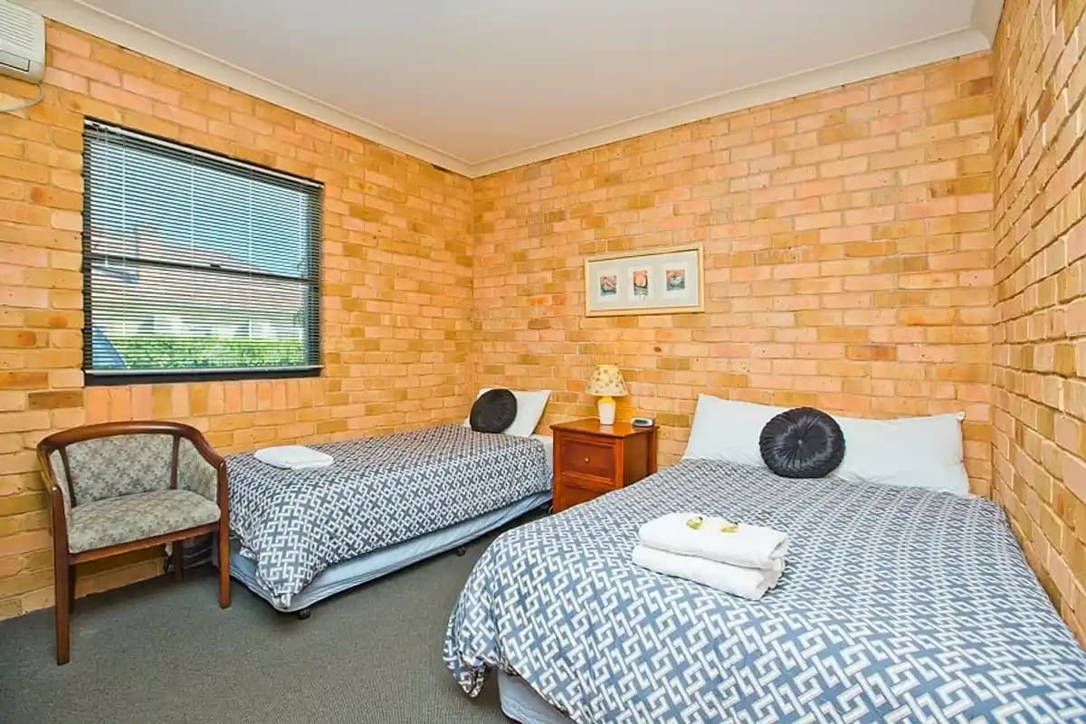 Hanbury Lodge backpacker hostel in Mayfield, NSW (photo 2 of 3)